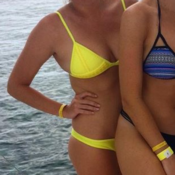 Yellow Triangl bikini set - Picture 5 of 5